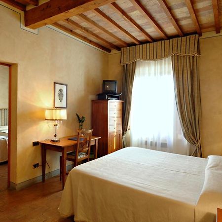 B&B Palazzo Al Torrione San Gimignano Bagian luar foto